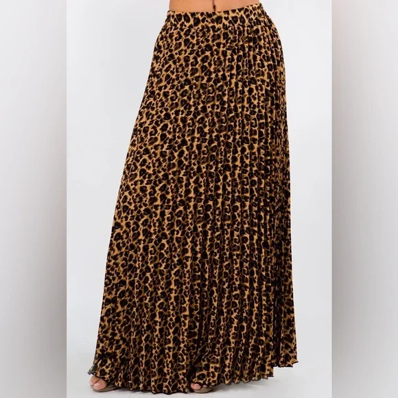 Women’s Leopard Pleated Skirt - (Small - Large) - NWT - Picture 2 of 2
